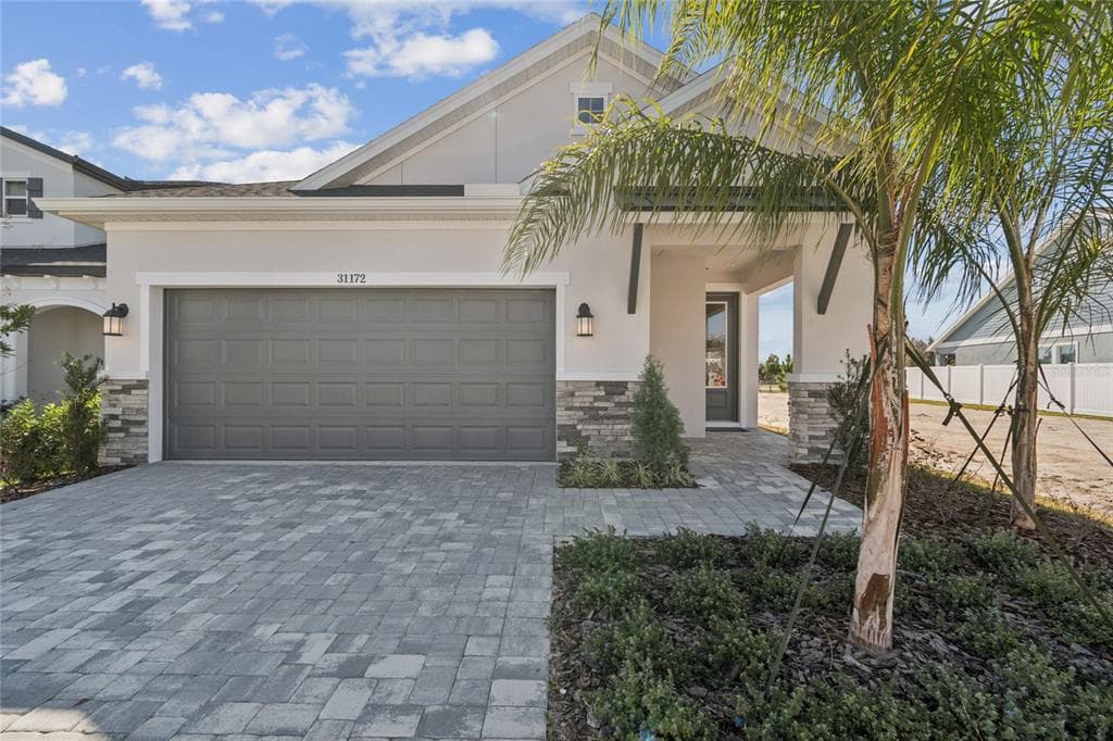 31172 PENDLETON LANDING CIRCLE WESLEY CHAPEL, FL 33545