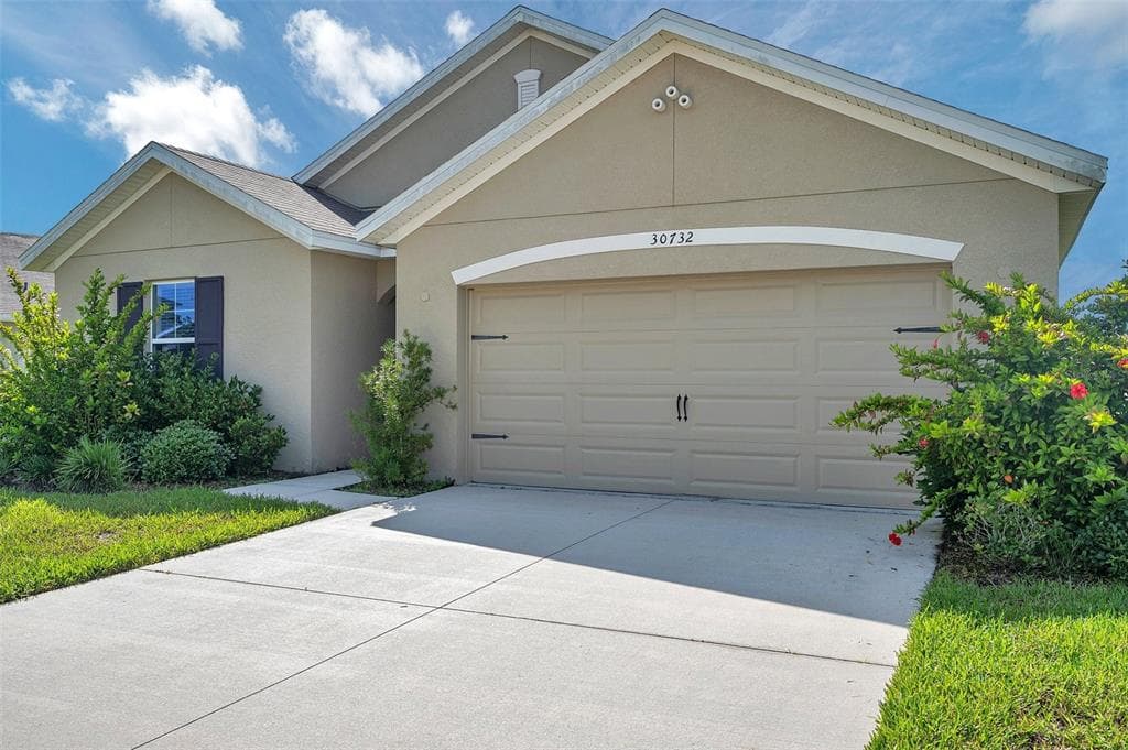 30732 SUMMER SUN LOOP WESLEY CHAPEL, FL 33545