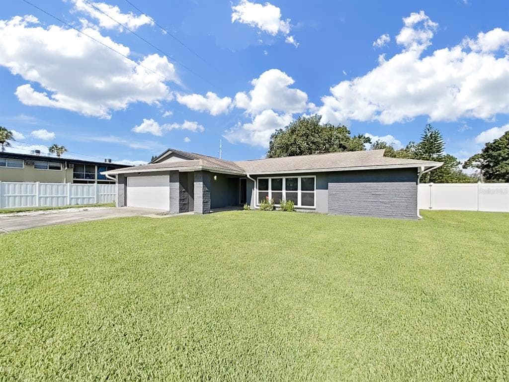 800 EMBASSY ROAD LARGO, FL 33771