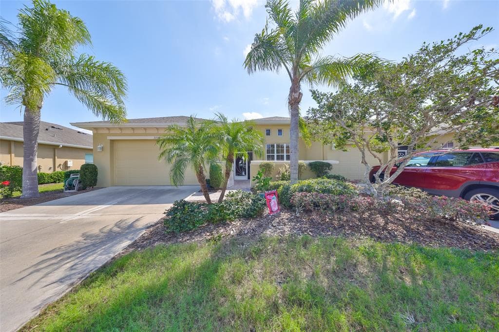 2239 SIFIELD GREENS WAY UNIT 84 SUN CITY CENTER, FL 33573