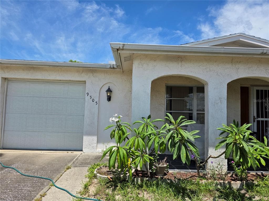 9505 MARLINTON LANE PORT RICHEY, FL 34668