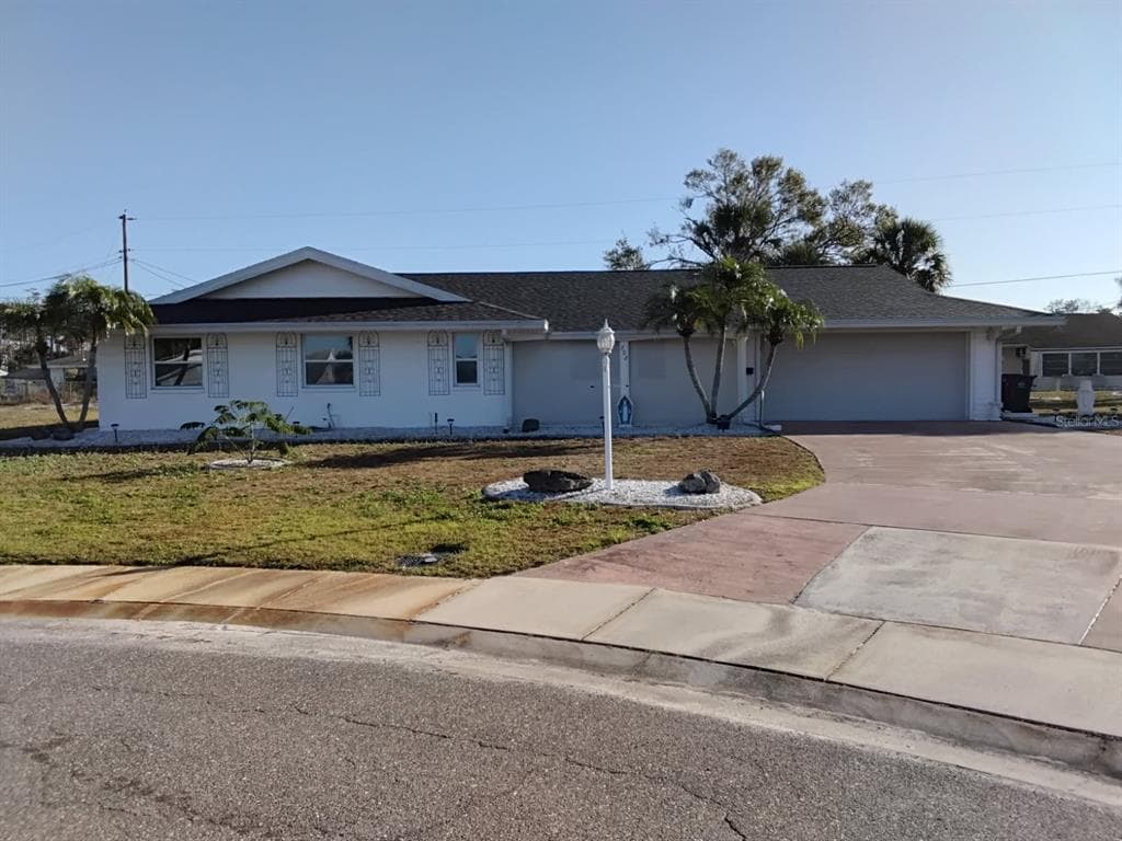 702 CYPRESS PLACE SUN CITY CENTER, FL 33573