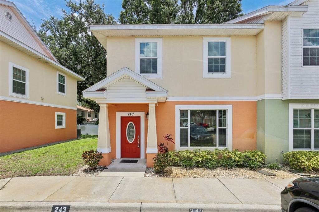 243 ALEXANDER WOODS DRIVE PLANT CITY, FL 33563