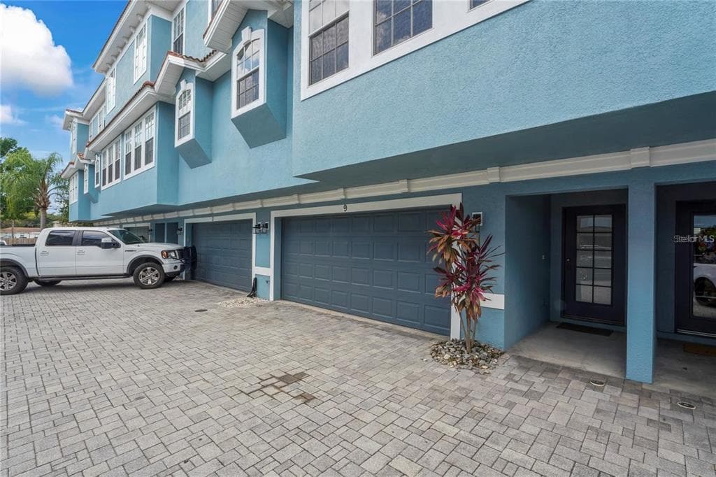 3111 W DE LEON STREET UNIT 9