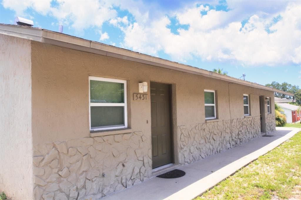 5431 & 5435 BEACH STREET NEW PORT RICHEY, FL 34652