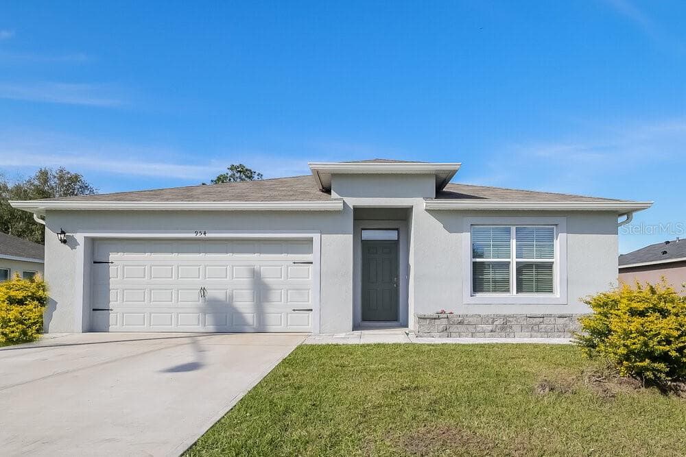 954 LOUVRE COURT KISSIMMEE, FL 34759