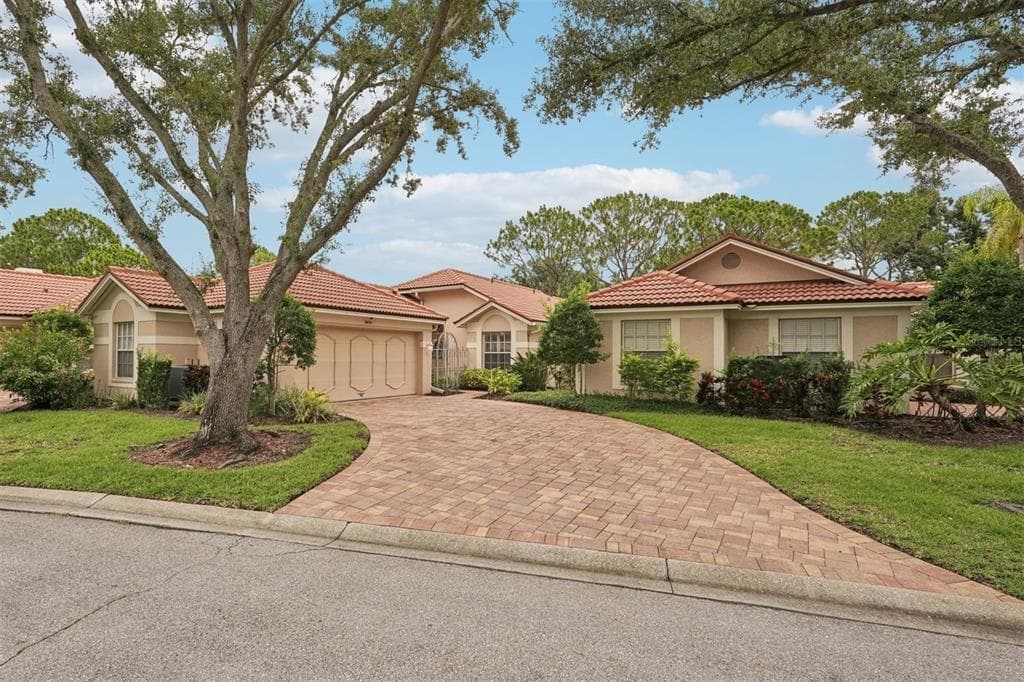 3854 LYNDHURST COURT SARASOTA, FL 34235