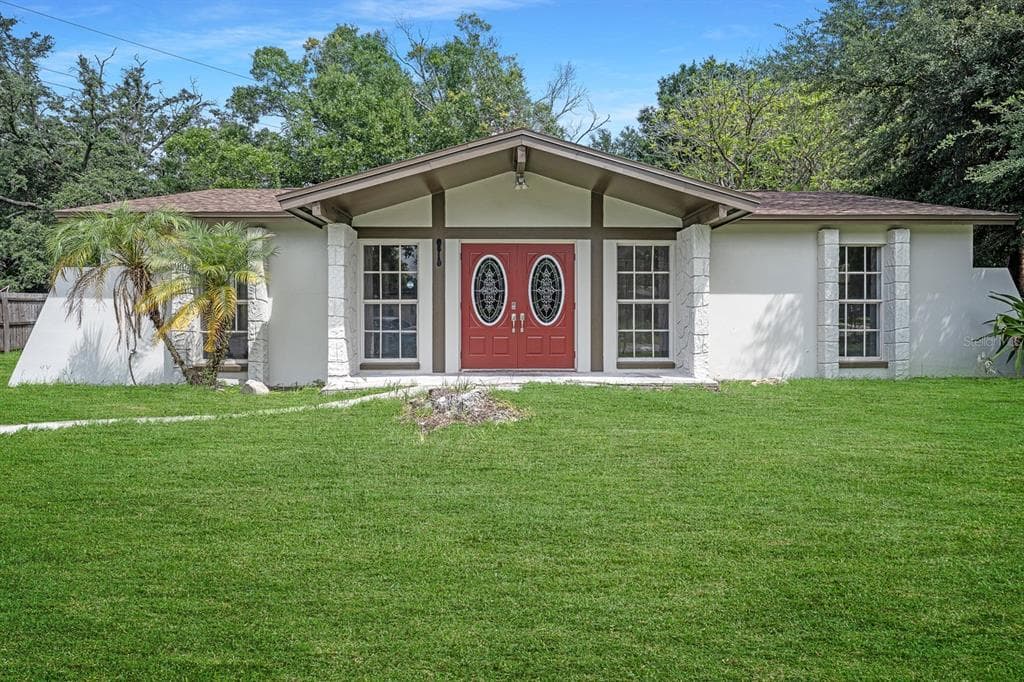8610 FISH LAKE ROAD TAMPA, FL 33619