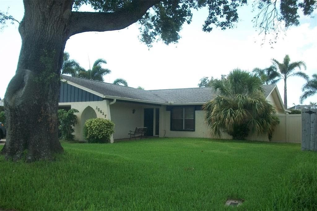13627 SAN RAFAEL DRIVE LARGO, FL 33774