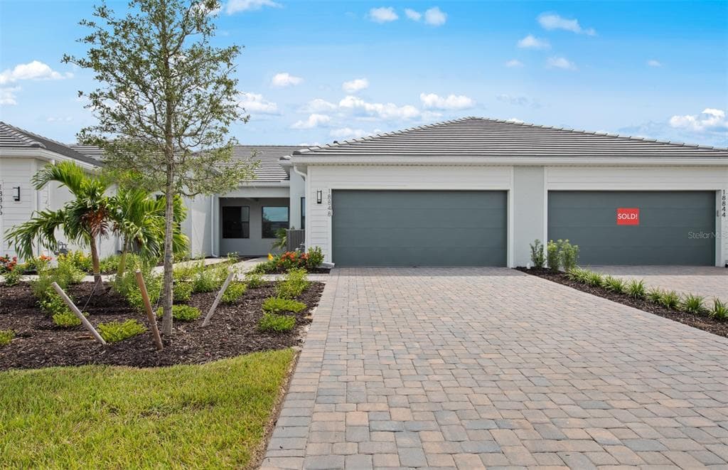 18848 INDIAN ROCK PLACE LAKEWOOD RANCH, FL 34211
