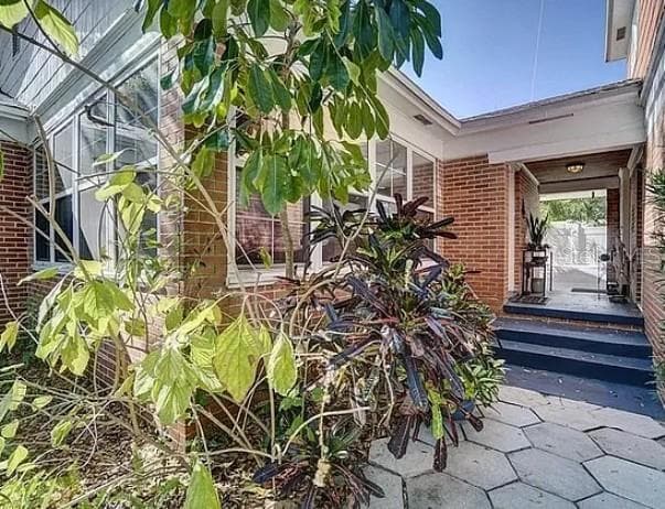 175 22ND AVENUE N UNIT 1/2 ST PETERSBURG, FL 33704