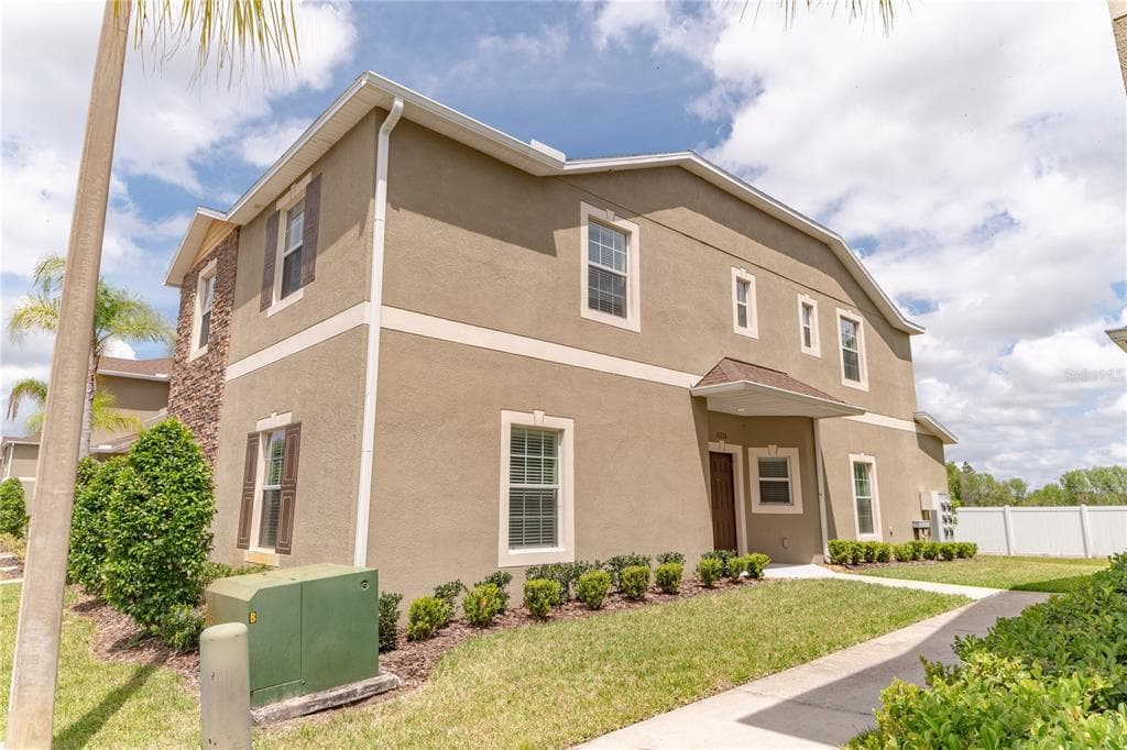 31235 CLARIDGE PLACE WESLEY CHAPEL, FL 33543