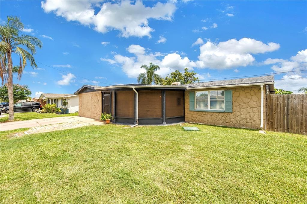3743 CHERRYWOOD DRIVE HOLIDAY, FL 34691