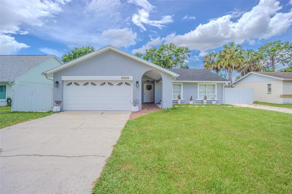 13916 BRIARDALE LANE TAMPA, FL 33618