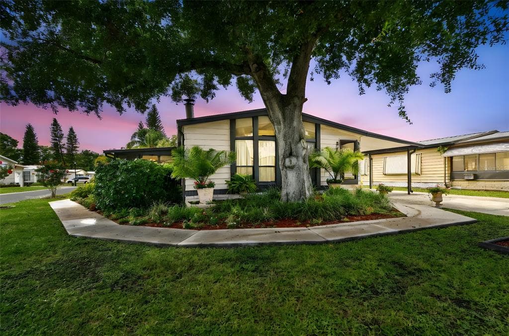 9115 OTTER PASS TAMPA, FL 33626