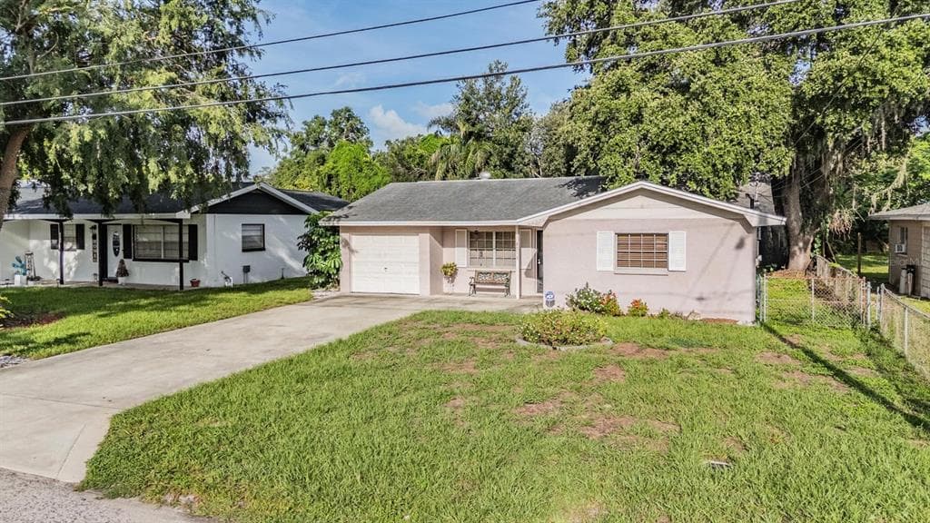 8710 N PAWNEE AVENUE TAMPA, FL 33617