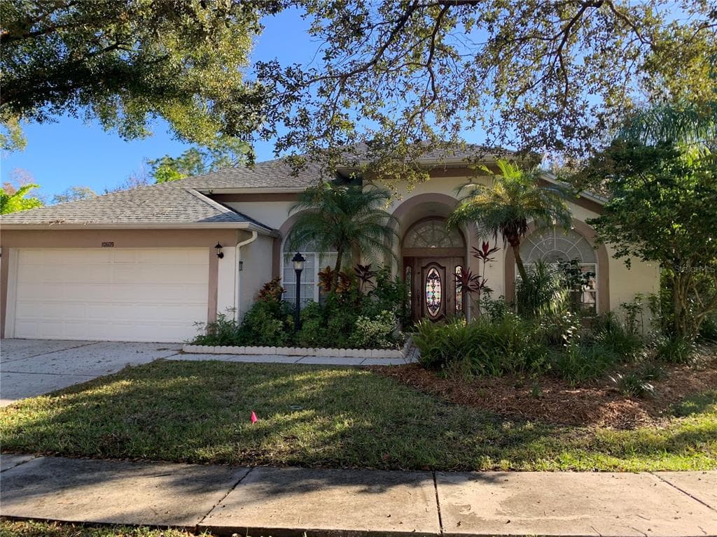 10609 CHAMBERS DRIVE TAMPA, FL 33626
