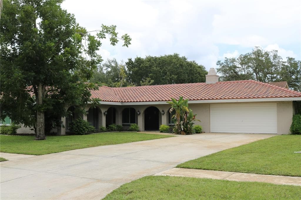1113 LANCER LANE TARPON SPRINGS, FL 34689
