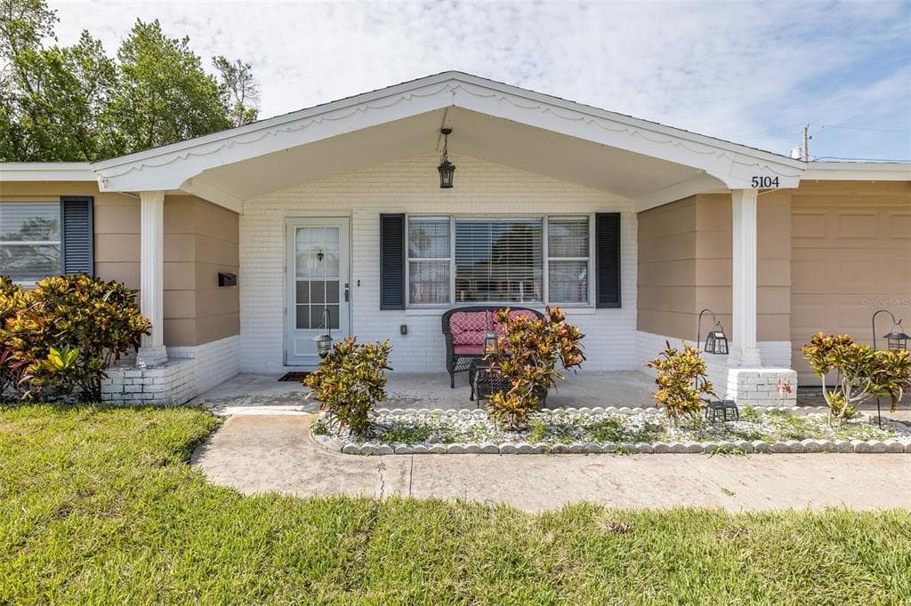 5104 CARDIFF DRIVE HOLIDAY, FL 34690