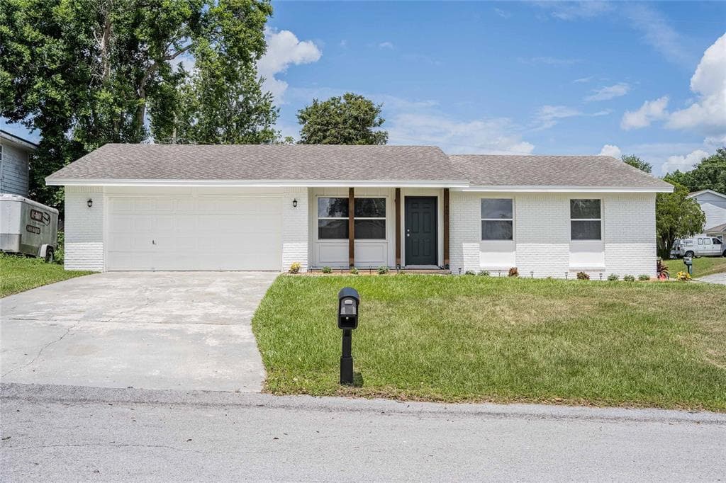 4921 SHARON AVENUE LAKELAND, FL 33812