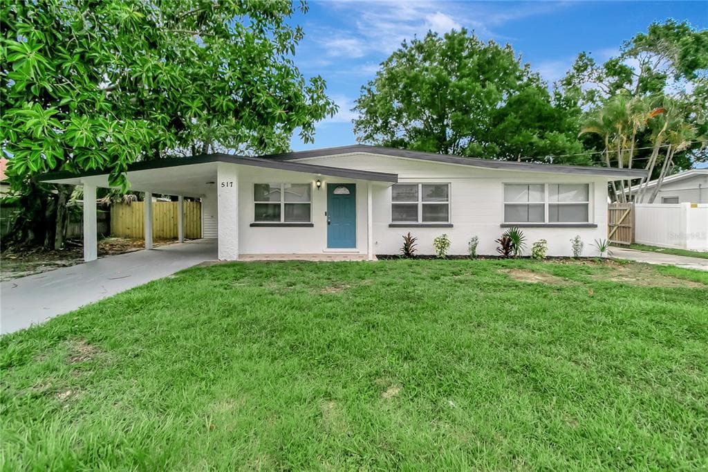 517 FAIRHOPE DRIVE APOLLO BEACH, FL 33572