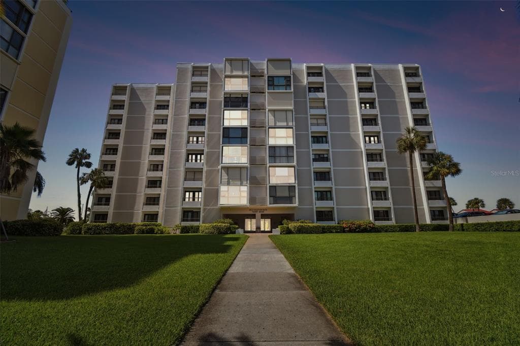 851 BAYWAY BOULEVARD UNIT 908 CLEARWATER BEACH, FL 33767