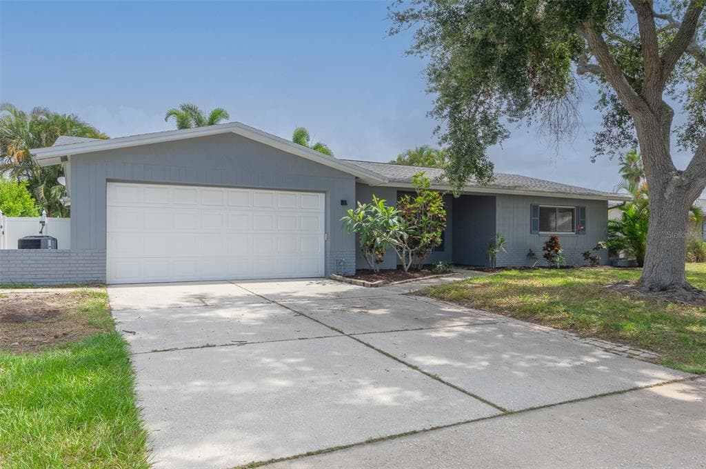 12979 89TH AVENUE SEMINOLE, FL 33776