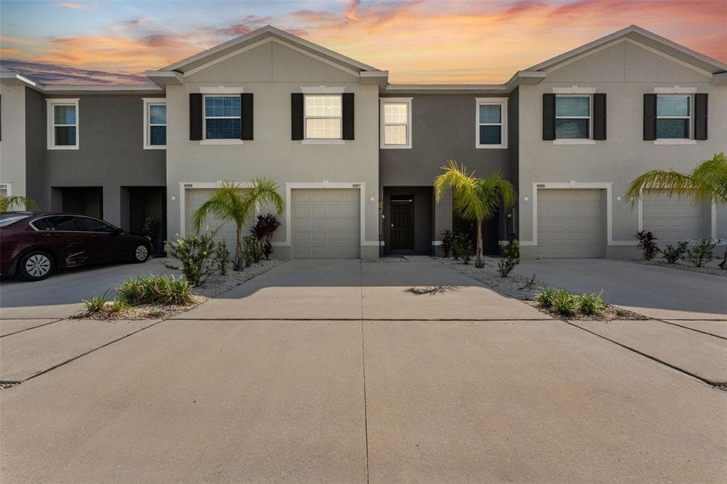 9267 ROCK HARBOUR WAY TAMPA, FL 33637
