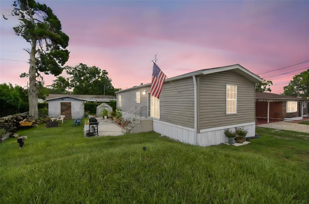 7217 N EMERALD AVENUE TAMPA, FL 33614