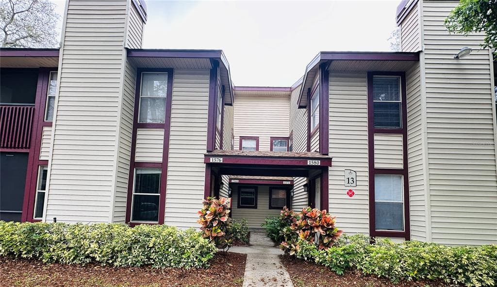 1568 NANTUCKET COURT UNIT 1302 PALM HARBOR, FL 34683