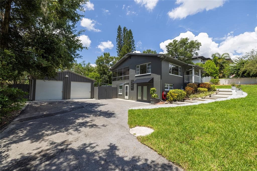 1600 LONESOME PINE LANE TARPON SPRINGS, FL 34689
