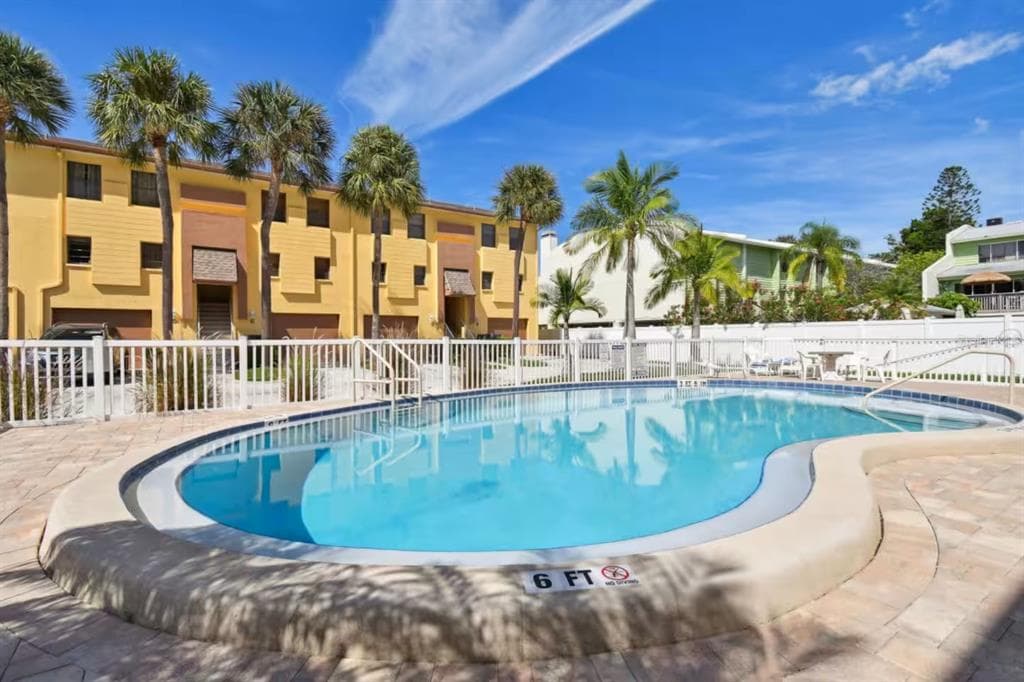 314 WINDRUSH BOULEVARD UNIT 13 INDIAN ROCKS BEACH, FL 33785