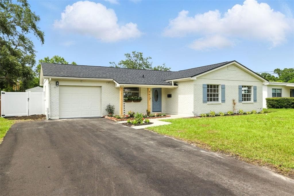 4611 W BAY COURT AVENUE TAMPA, FL 33611