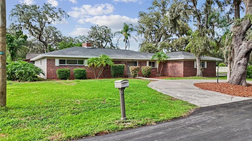 2022 CRICKET LANE VALRICO, FL 33594