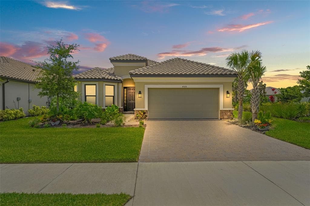 4520 FRECCIA LOOP WESLEY CHAPEL, FL 33543