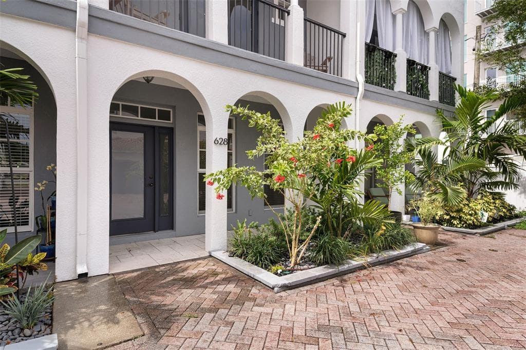 628 3RD AVENUE S ST PETERSBURG, FL 33701