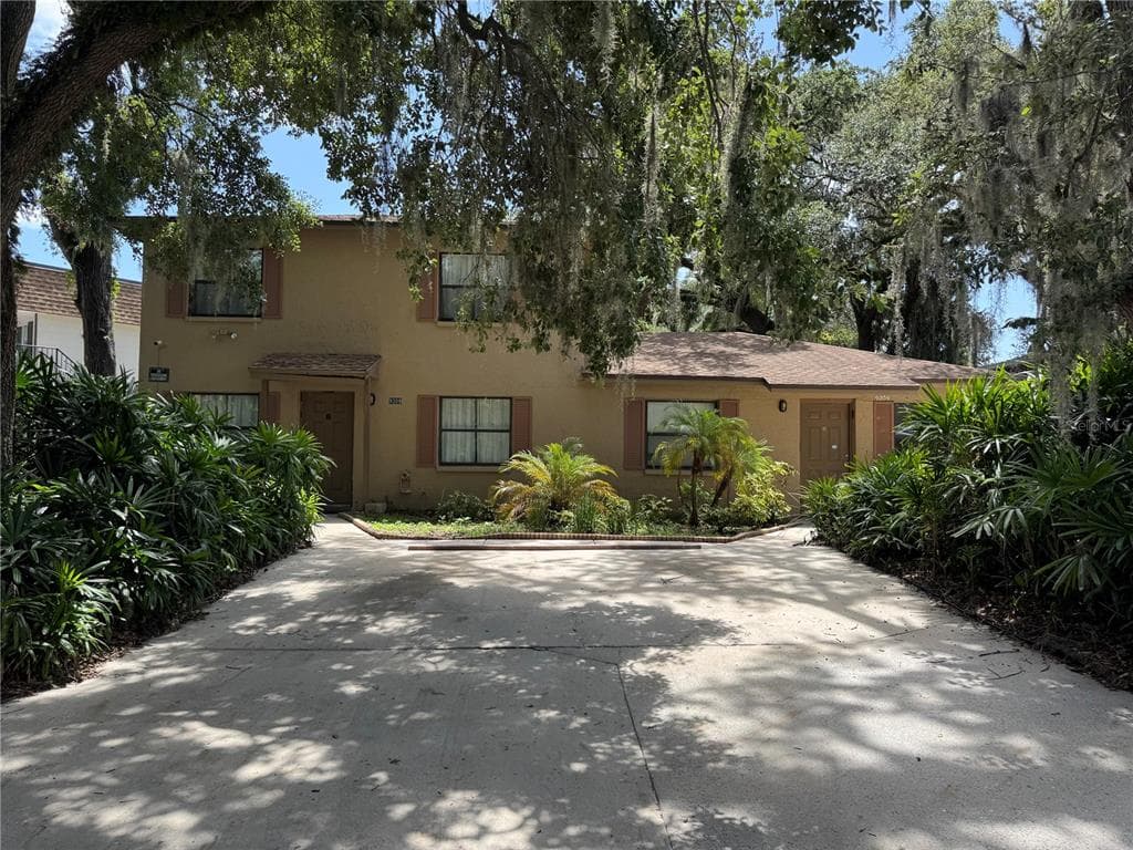 9209 N HARTTS DRIVE TAMPA, FL 33617