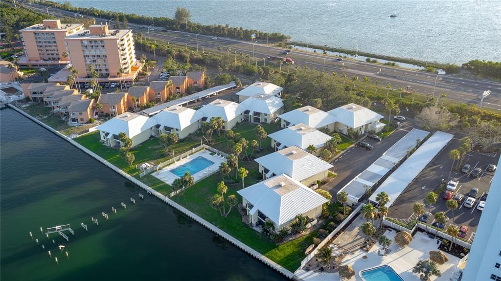 7310 SUNSHINE SKYWAY LANE S UNIT 213 ST PETERSBURG, FL 33711