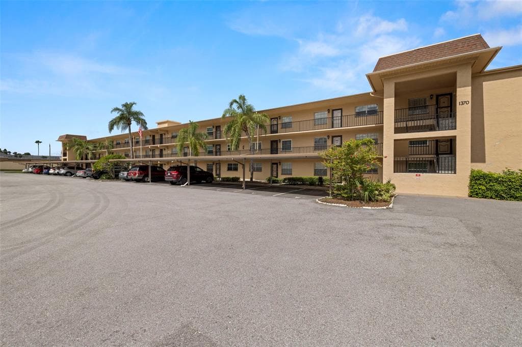 1370 HEATHER RIDGE BOULEVARD UNIT 105 DUNEDIN, FL 34698