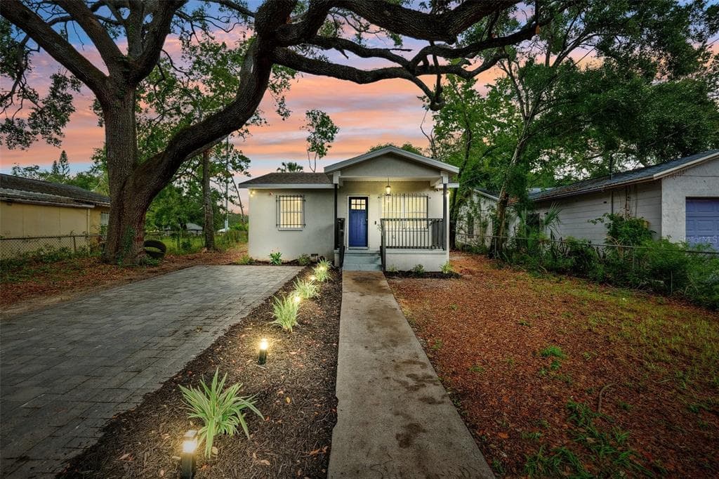 3704 E GROVE STREET TAMPA, FL 33610