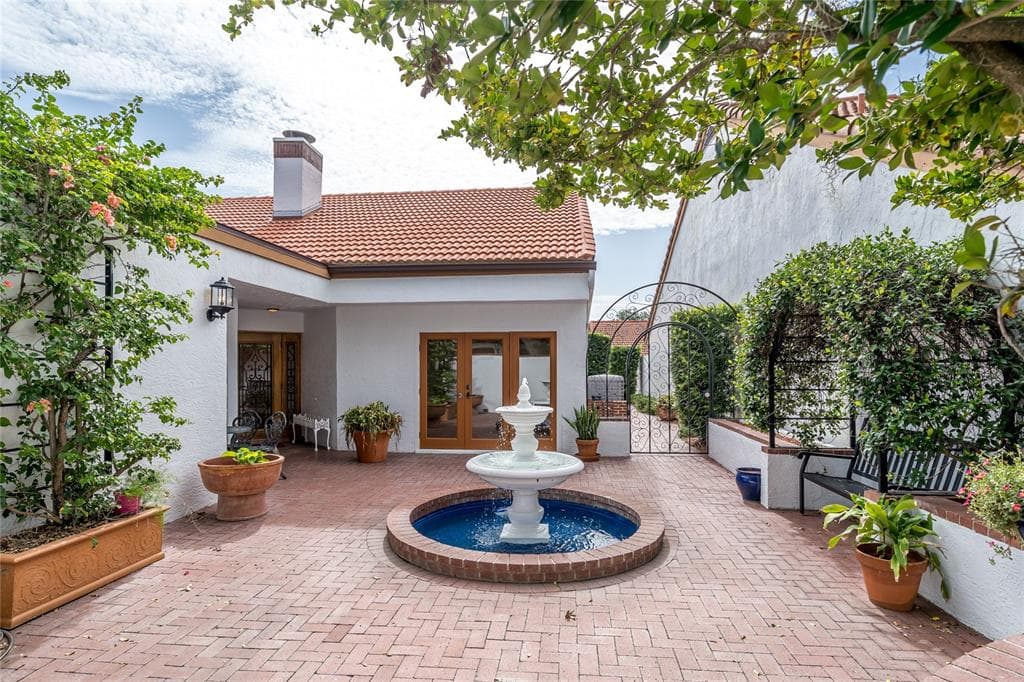 11503 ROBLES DEL RIO PLACE TEMPLE TERRACE, FL 33617