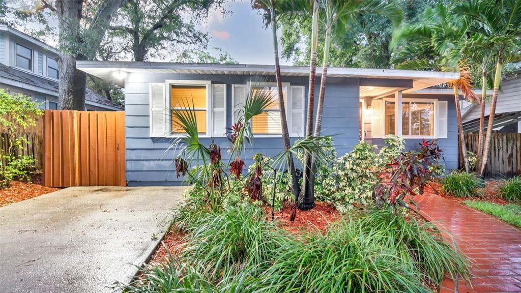 527 31ST AVENUE N ST PETERSBURG, FL 33704