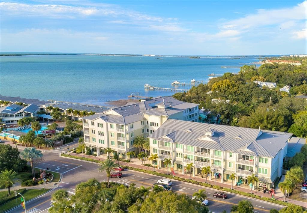 200 MAIN STREET UNIT 204 DUNEDIN, FL 34698