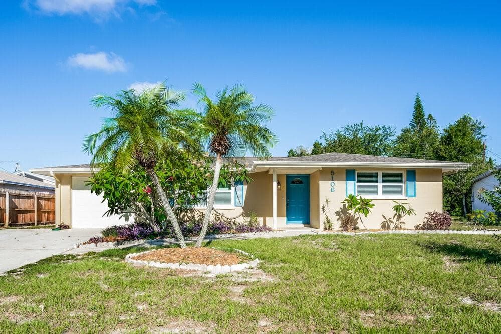 5106 19TH STREET W BRADENTON, FL 34207