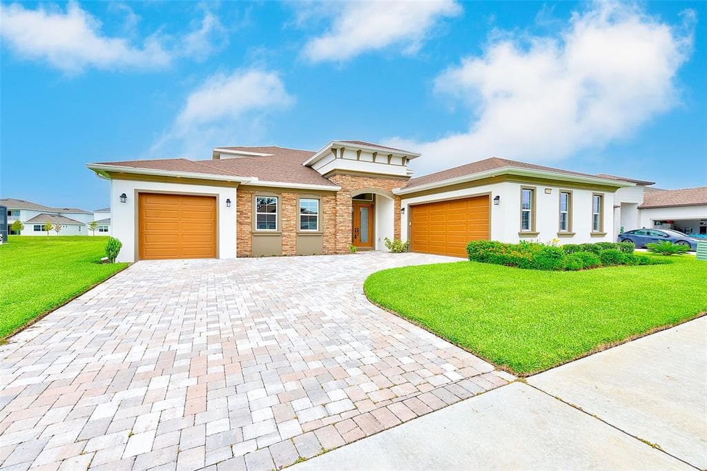 8717 SANDERS TREE LOOP WESLEY CHAPEL, FL 33545