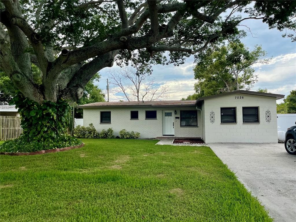 7026 20TH STREET N ST PETERSBURG, FL 33702