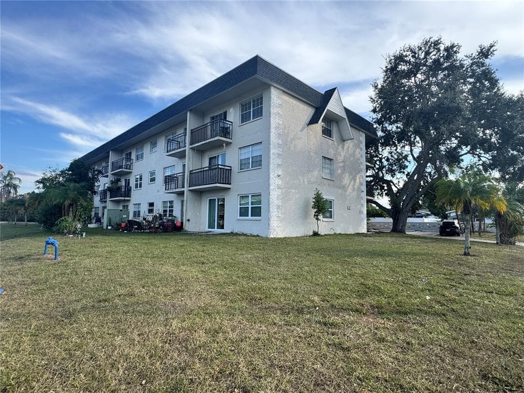 1185 58TH STREET N ST PETERSBURG, FL 33710