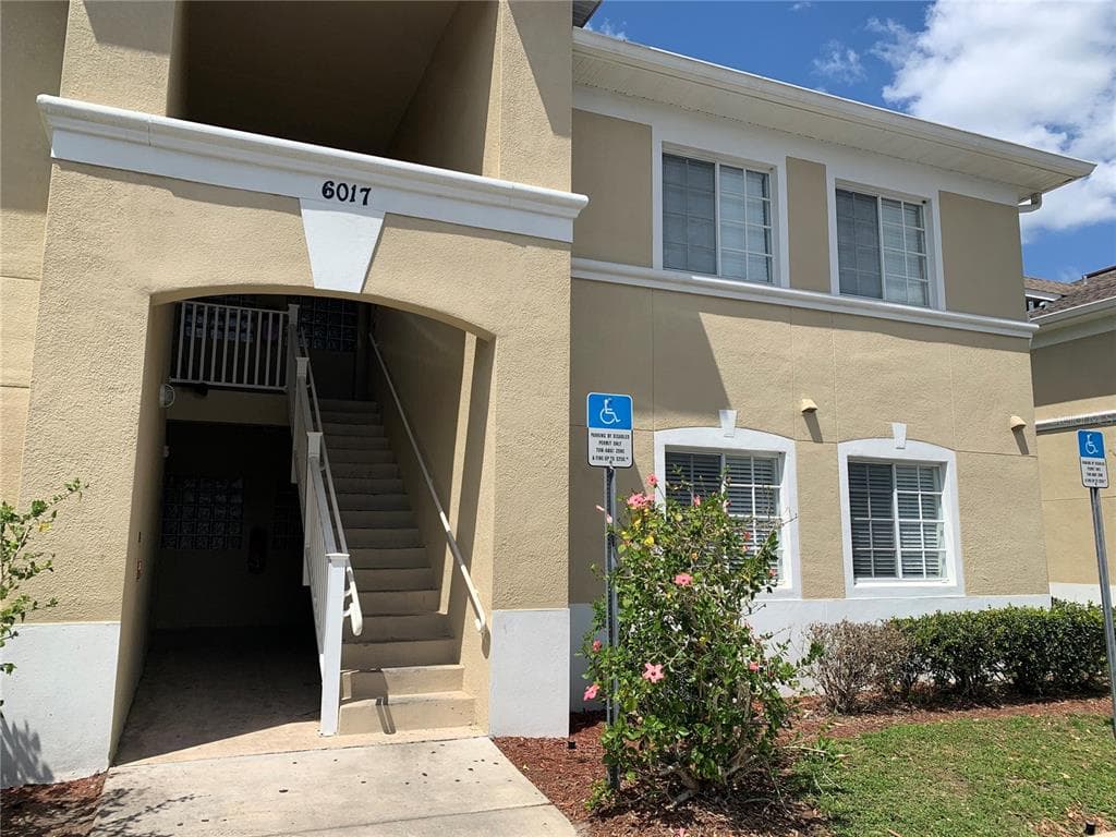 6017 PORTSDALE PLACE UNIT 102 RIVERVIEW, FL 33578