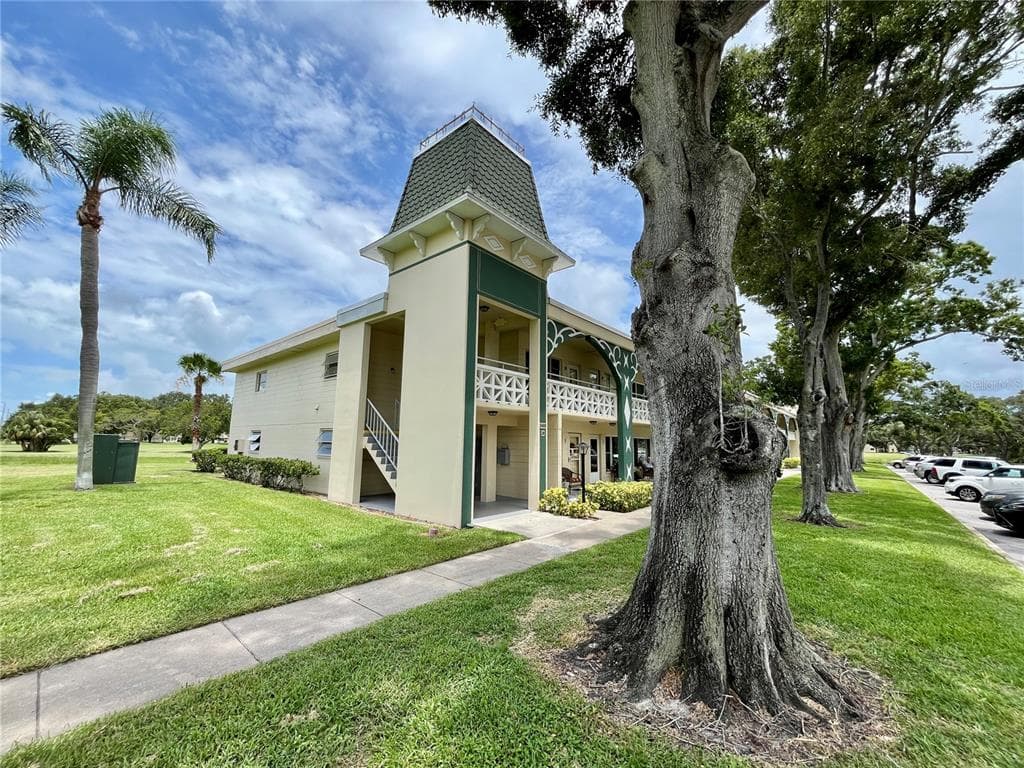 2400 FRANCISCAN DRIVE UNIT 28 CLEARWATER, FL 33763