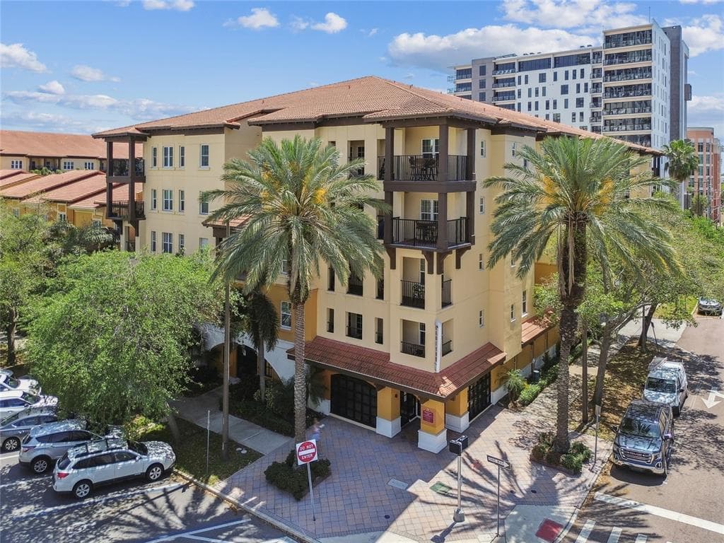 100 4TH AVENUE S UNIT 220 ST PETERSBURG, FL 33701